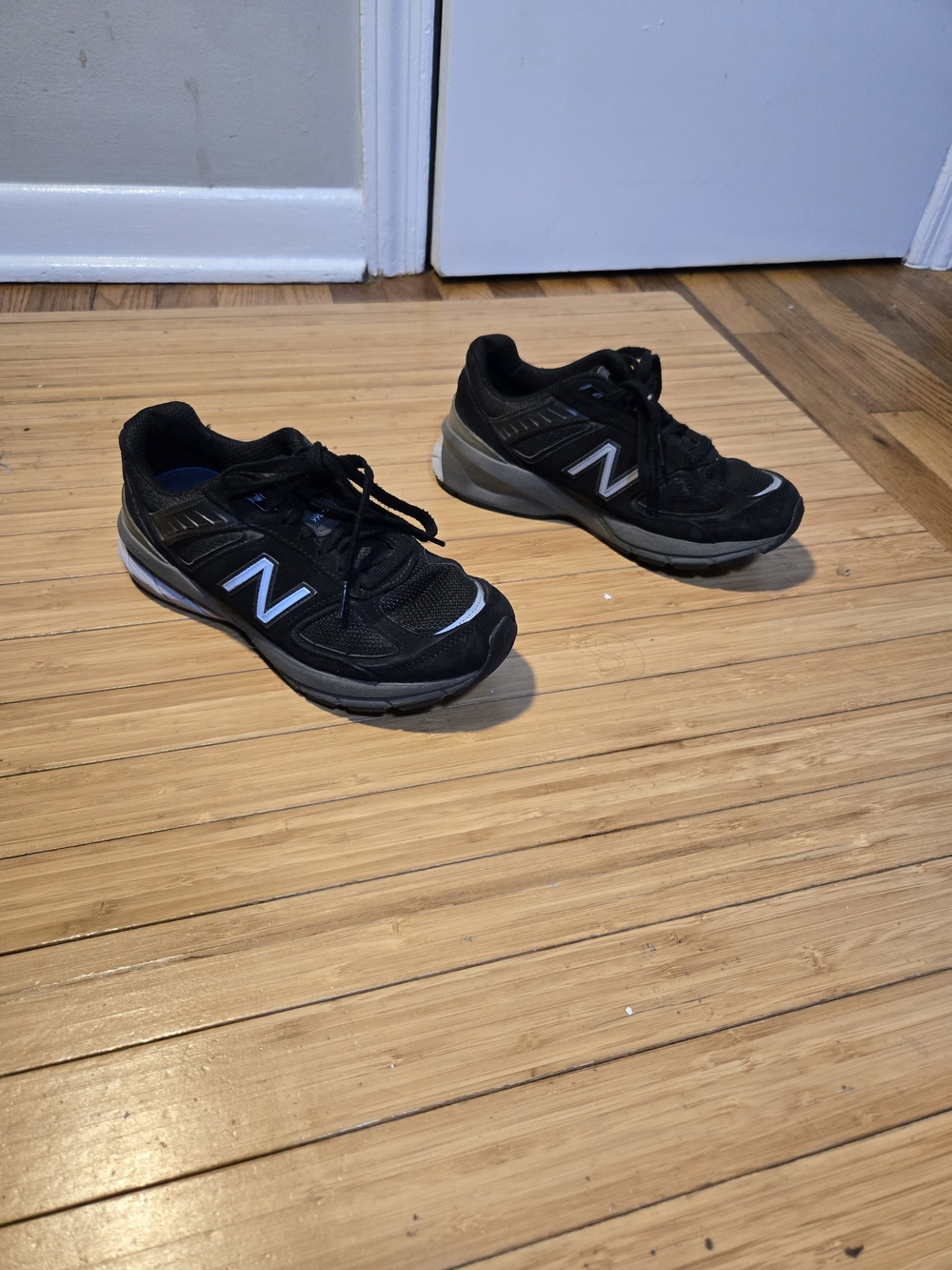 New Balance Men’s Black Athletic Running Shoes